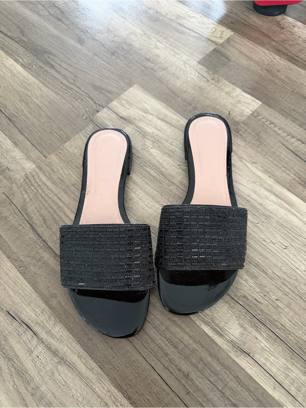 Chinese Laundry Black Slide Sandals with Textured Strap - Women